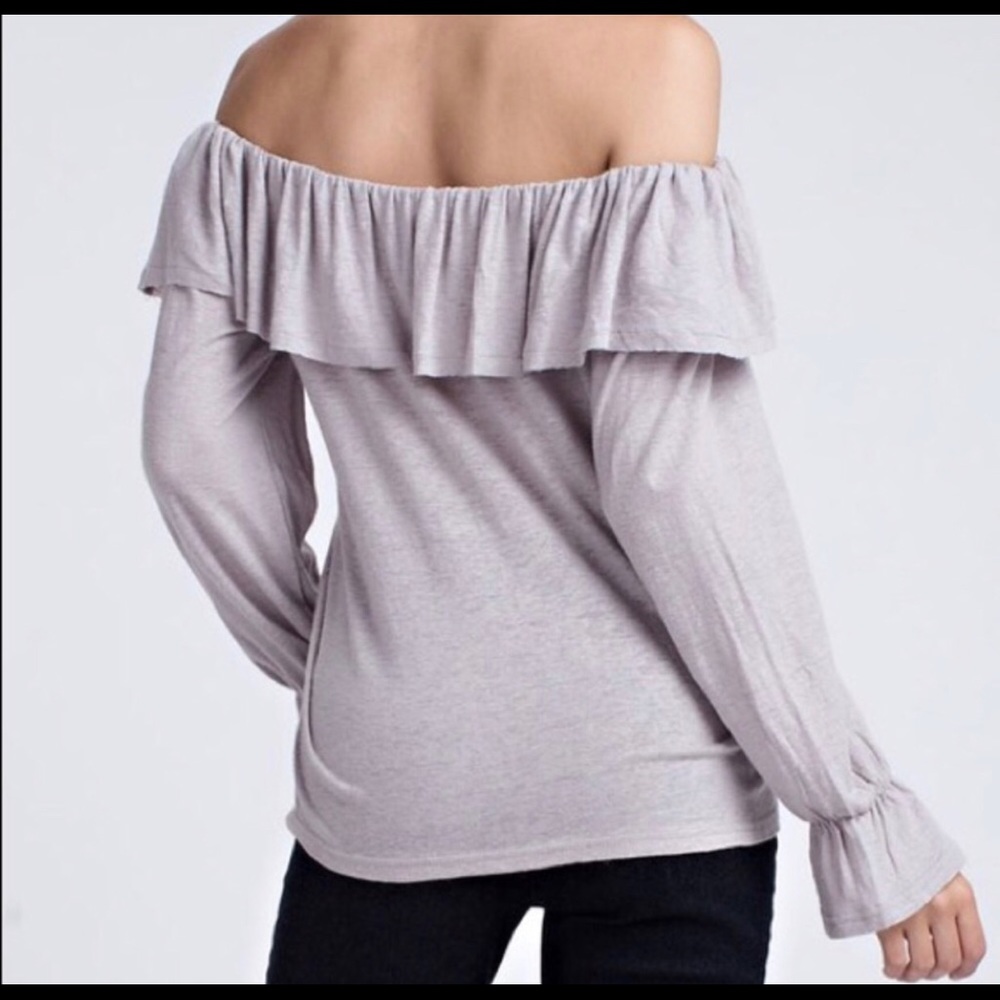 ✨Gray Off The Shoulder Top✨ - Picture 4 of 5